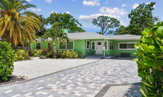 Sarasota Villa | Siesta Key Palm Paradise with HEATED SALT WATER POOL 🌴🌴