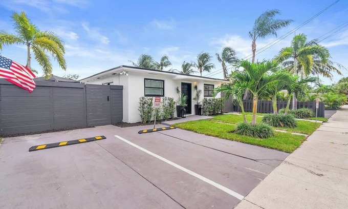 Melaleuca Gardens Casa | Palm Paradise Oasis S