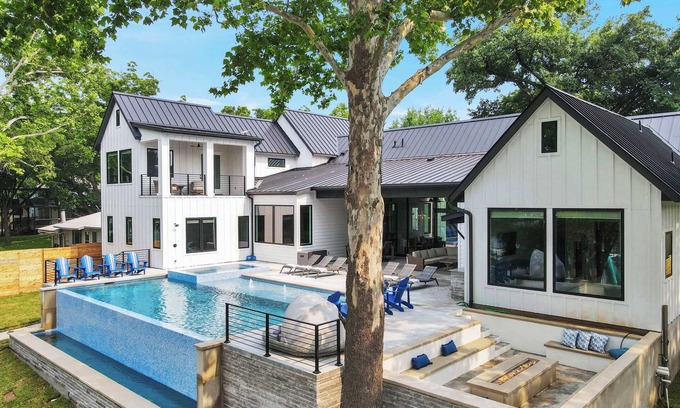 Burnet Casa | Palm Paradise on Lake LBJ | Concierge Services