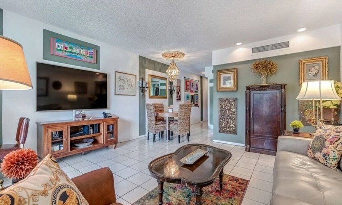 Twin Palms Condominio | Palm Springs Charming Ground Floor Condo by the pool