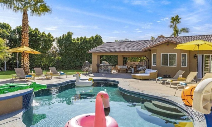 Racquet Club South Casa | Palm Springs Modern Retreat - Ultimate Entertainment Escape: Pool, Spa & Game Room in Palm Springs