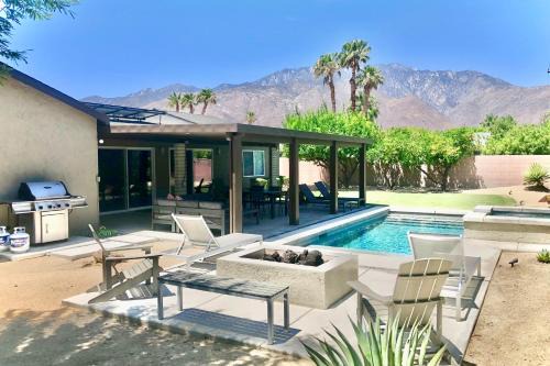 Racquet Club South Casa | Palm Springs Modern Home Permit# 3972