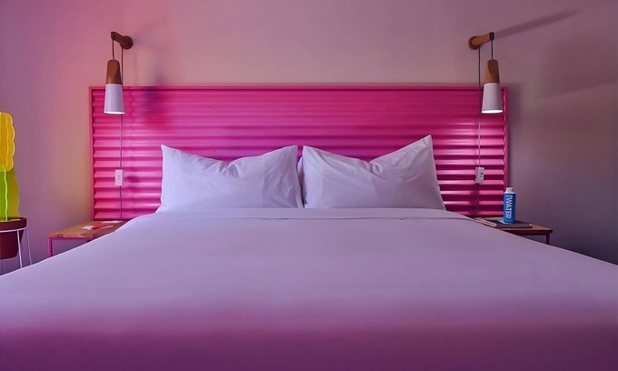 Sonora Sunrise Hotel | Palm Springs Shopping Fun! Unit Close to Shops, Museums, Entertainment!