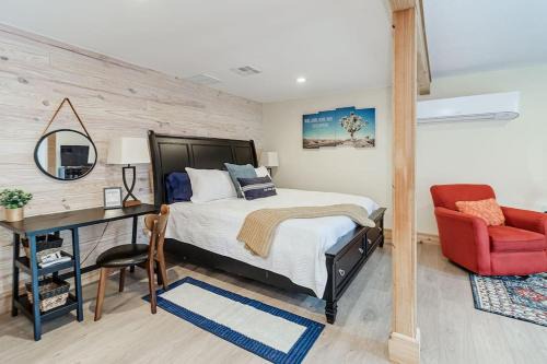 Lakeland Casa | Palm Studio Apartment near Lake Hollingworth