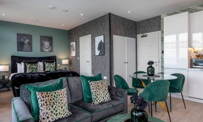 London Borough of Bromley Apartamento | Palm Tree House | Panther