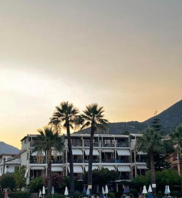Nidri Hotel | Palm Trees Hotel