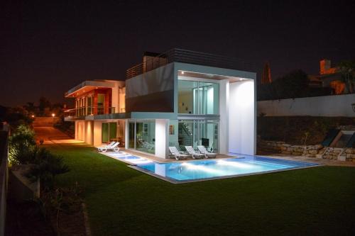 Lagos Villa | Palmares Beach, Golf & Dream