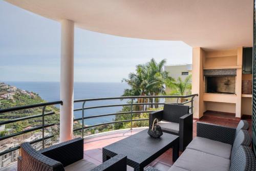 Estrela da Calheta Apartamento | Palmasol by An Island Apart