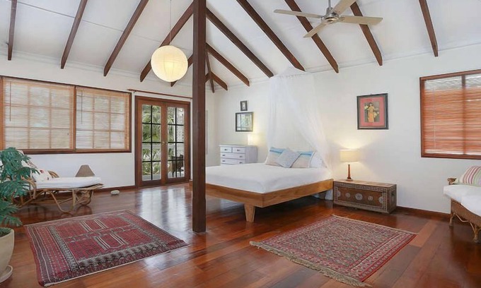 Wooloweyah Casa | Palmberry, A leafy oasis hidden away in the calm and quiet beach community