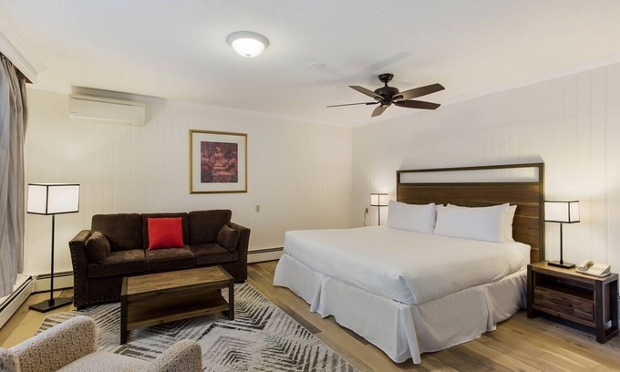 Manchester Center Complejo | Palmer House Resort - Deluxe King Bed 2
