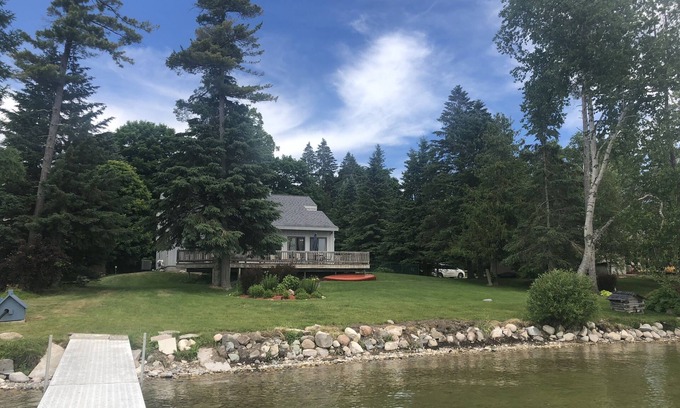 Brutus Casa | Palmer's Burt Lake Cottage - Private Dock! Waterfront!