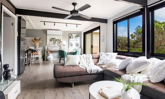 Currarong Casa | Palmera - Pet Friendly - Directly Opposite the Beach