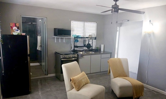 Hato Abajo Apartamento | Palmita Suite/ 1 bedroom Studio Apartment