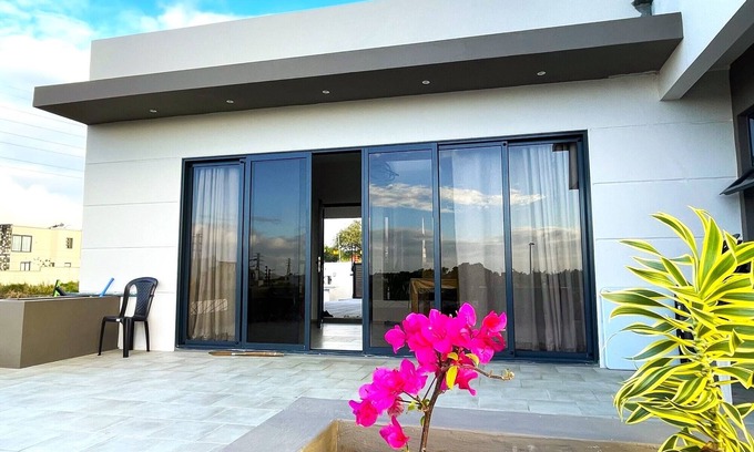 Vacoas-Phoenix Villa | Palms Haven - Mauritius - Luxurious Vacation Home with Spectacular Views