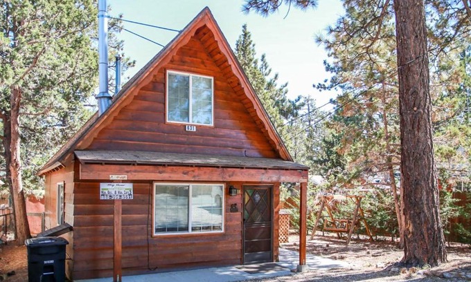 Sugarloaf Casa | Palms To Pines-1877 by Big Bear Vacations