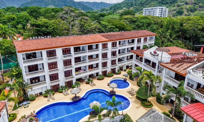 Cerro Plano Condominio | Paloma Blanca Beach Front Condo - Pasos a la playa
