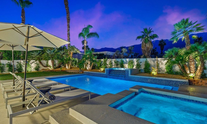 Araby Commons Casa | 'Paloma House' 5 BR w/ pool, spa & views!