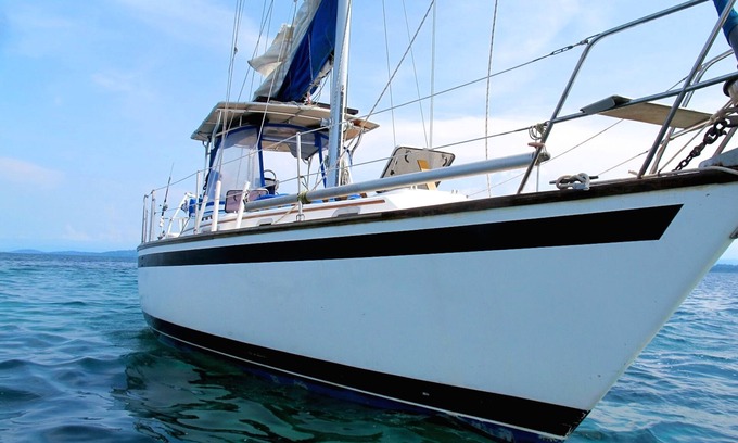 Bocas del Toro Alquiler De Eote | Viaje a Panamá a bordo de 40 pies. Velero. Carta privada del Caribe con todo incluido.