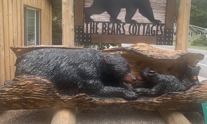 Inlet Cabina | Panda Bear Cabin at The Bears Cottages