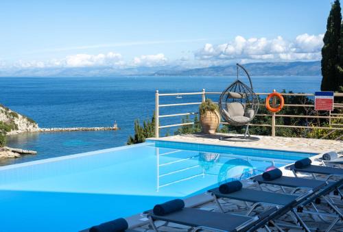 Longos Apartamento | Pangolas Apartments Paxos