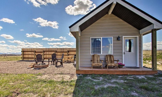 Augusta Casa | Pano Views! Custom Cabin on Rocky Mountain Front