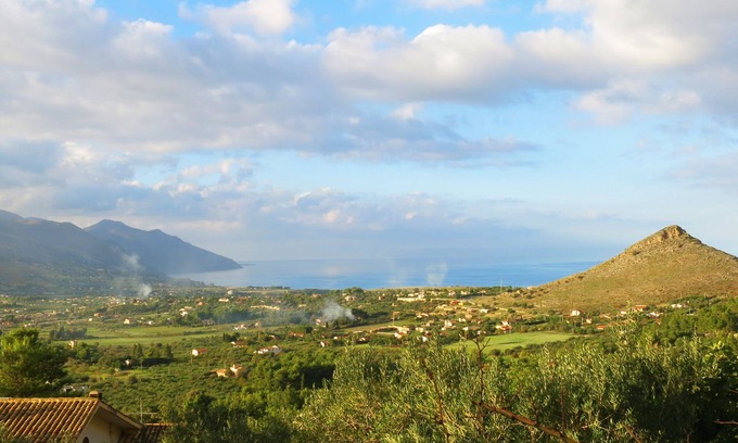 Castellammare del Golfo Villa | VILLA panorámica a 5 km del mar, dentro de una finca de olivares
