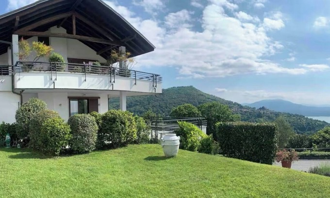 Massino Visconti Casa | PANORAMA - Apartment with lake view terrace and private garden