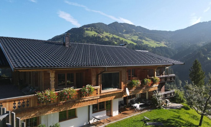 Auffach Apartamento | Panorama Chalet Tirol by Interhome