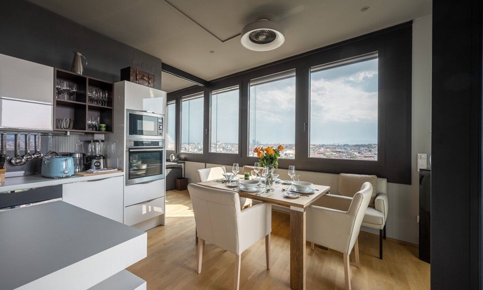 Neulerchenfeld Casa | Panorama suite with a view over the imperial city of Vienna
