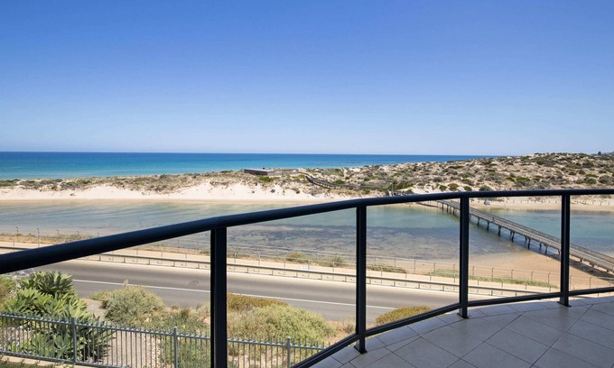 Port Noarlunga South Casa | Panoramic Ocean View Holiday Home Port Noarlunga Sth
