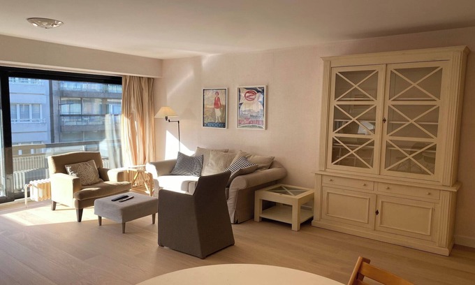 Knokke Apartamento | Felicidad panorámica frente a la playa