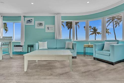 Hollywood Hotel | Panoramic beachfront Suite