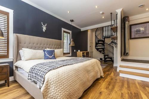 Swiss Meadows Chalet De Esquí | Panoramic-Blue Mountain-Balcony-Sauna-Backyard-King