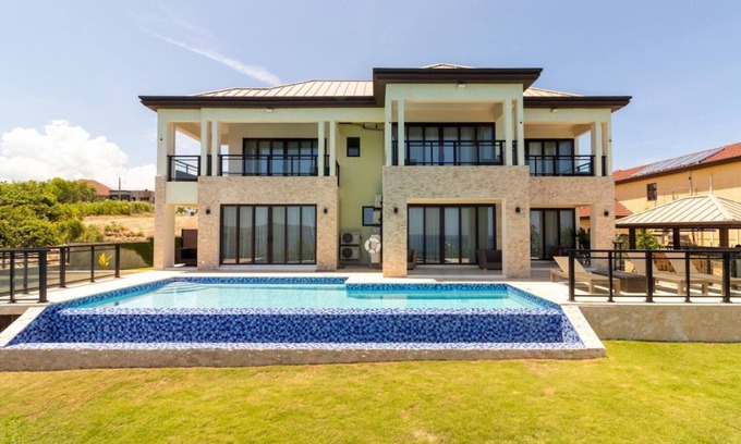 Tower Isle Casa | Panoramic Cliffside Luxe Villa