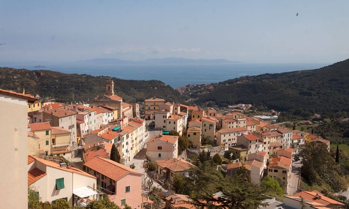 Rio nell'Elba Apartamento | Panoramic house on the town of Rio Elba