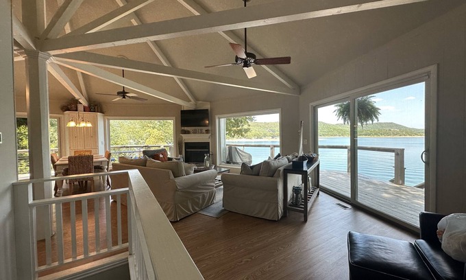 Lost Bridge Village Cabaña | Panoramic Lakeviews! Direct Lakefront Access! Gentle sloping beach! 4 Kayaks!
