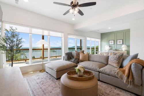 Kimberling City Casa | Panoramic Lake Views, Free Silver Dollar City Tickets, Stunning Decor