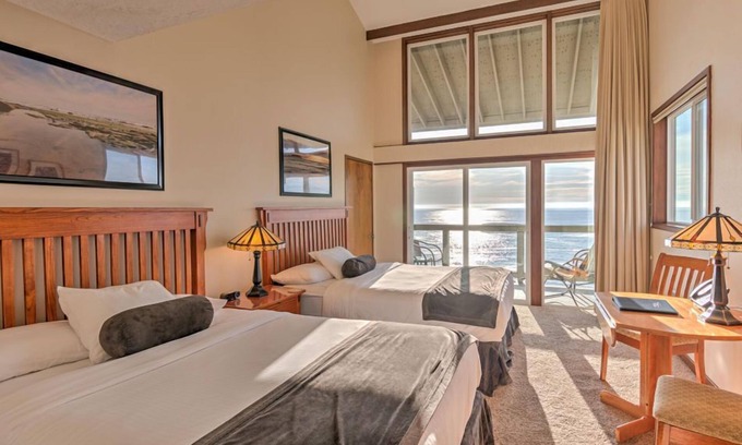 Otter Rock Condominio | Panoramic Ocean-View Room with 2 Queen Beds