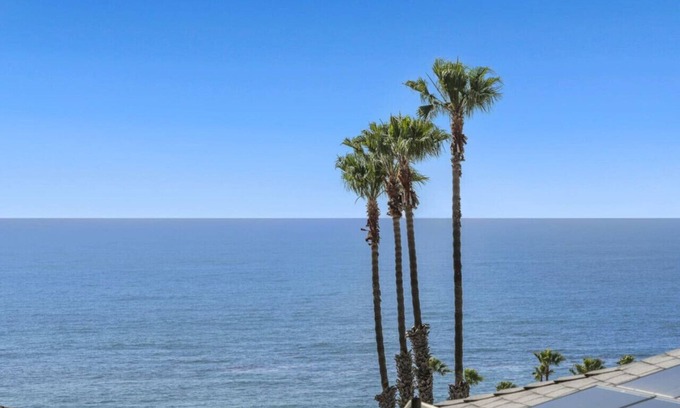 Sunset Cliffs Casa | Panoramic ocean views quiet 3 bedroom