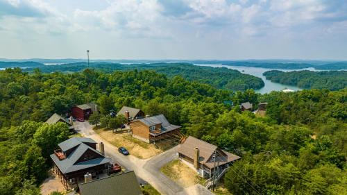 Sevierville Casa | Panoramic Peak by American Patriot Getaways
