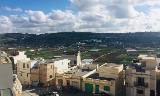 Mellieha Apartamento | Panoramic Penthouse Haven