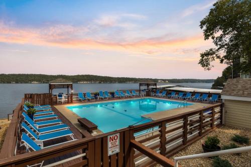Osage Beach Casa | Panoramic Point, Waterfront Condo with Pool, Tennis