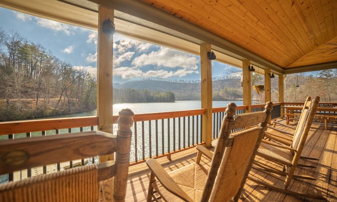 Robbinsville Casa | Panoramic Santeetlah Lake and Mountain Views in Quiet WNC Cove