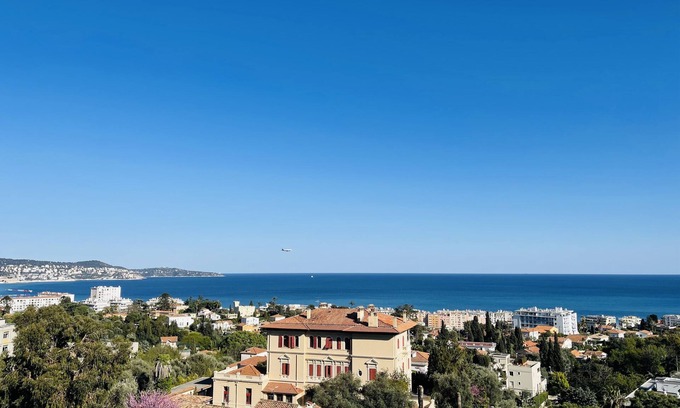 Fabron Apartamento | Panoramic sea view, 61m2, Parking - Wifi