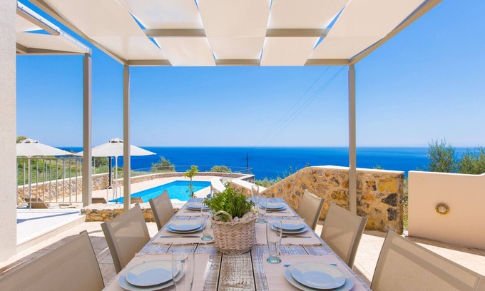 Agios Vasileios Villa | Villa nueva con vistas panorámicas al mar, a 2 km de la playa.