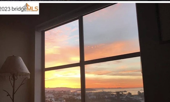 Point Richmond Condominio | Panoramic view 2 bedroom STR April/May/June Pt Richmond