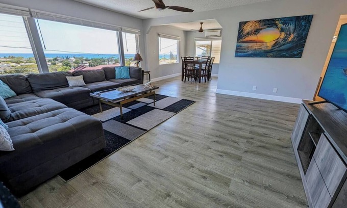 Waianae Casa | Panoramic ViewHouse Only 2-Min Drive To Beach!