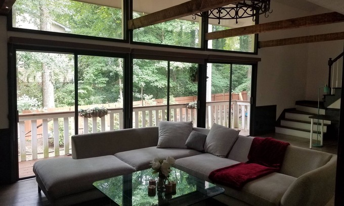 Tucker Casa | panoramic views, large hot tub / jacuzzi, cozy