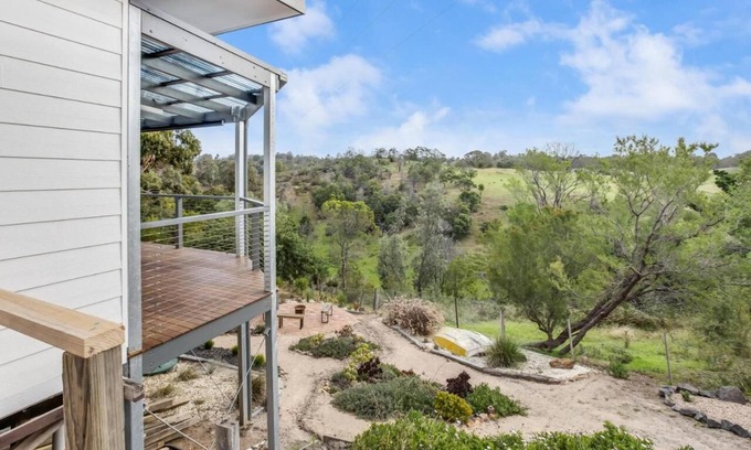 Metung Casa | Panoramic views of Chinaman’s Creek Valley