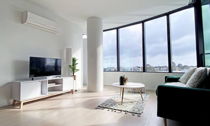 Glen Waverley Apartamento | Panoramic Views! Spacious 2 Bed, 2 Bath Luxury Apartment w/ Free Parking